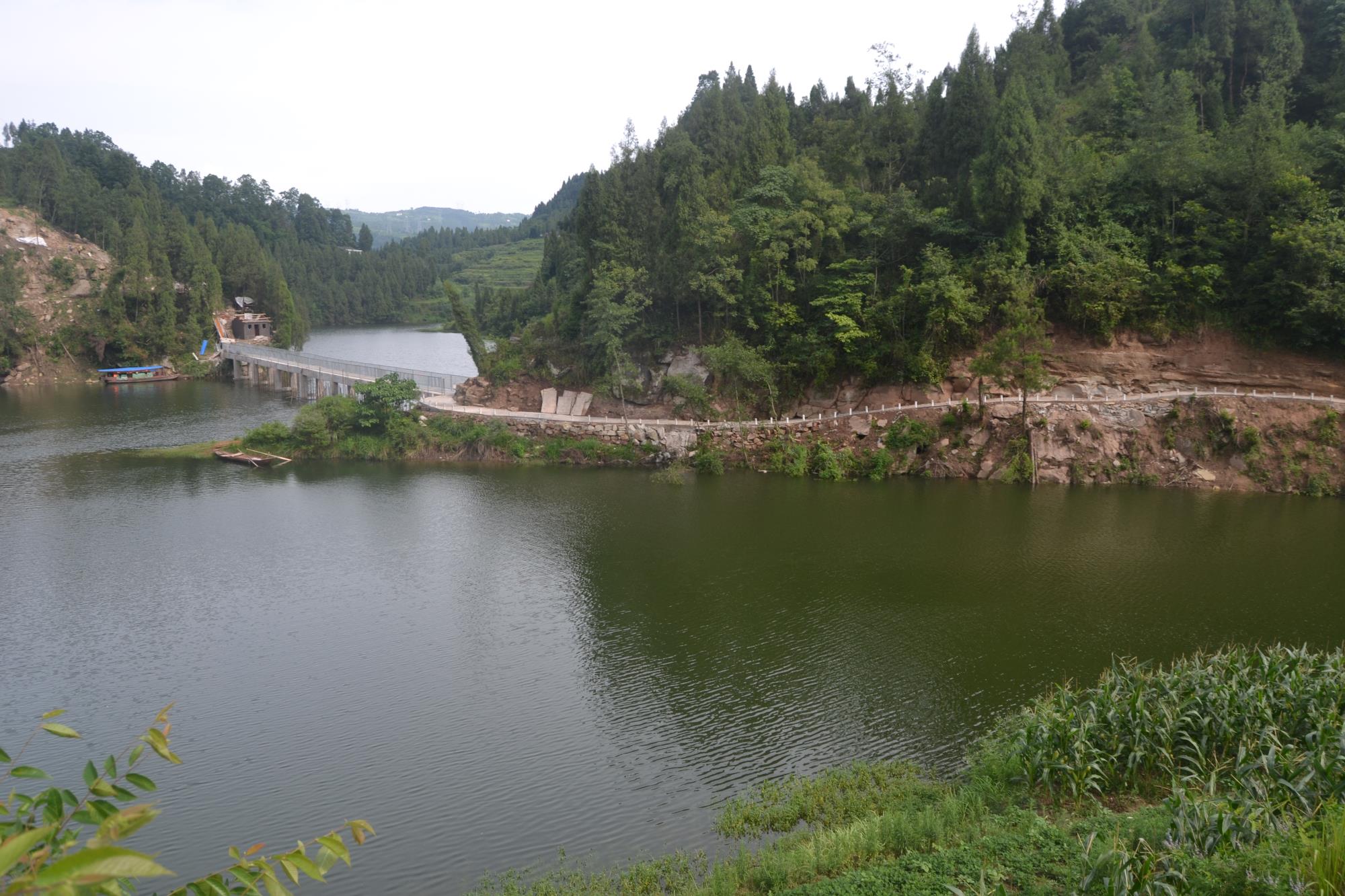 鲁家湾水库垂钓-皇家山